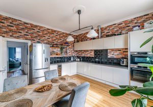 Photo 16- click for photo gallery